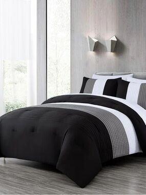 Classic Striped Black and Gray Full size 3 piece Comforter Set